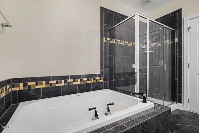 10400 Rosegate Court 303, Raleigh, NC 27617