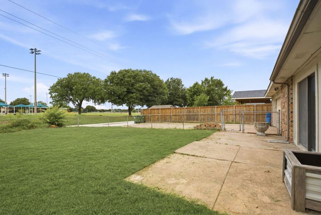 5052 Arbor Glen Road, The Colony, TX 75056