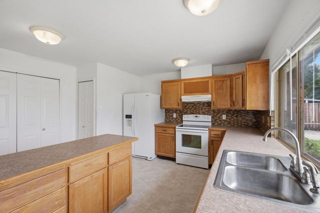 5052 Arbor Glen Road, The Colony, TX 75056