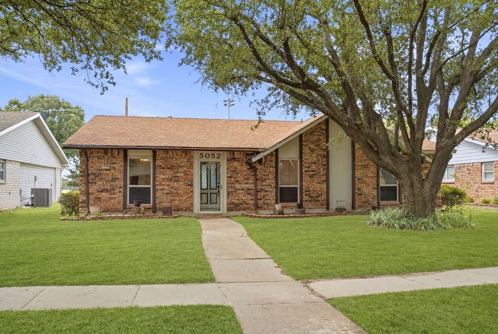 5052 Arbor Glen Road, The Colony, TX 75056