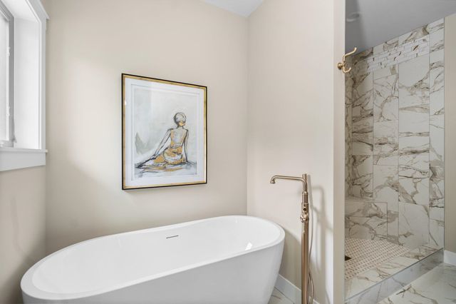 752 N Waypoint Circle, Suttons Bay, MI 49682