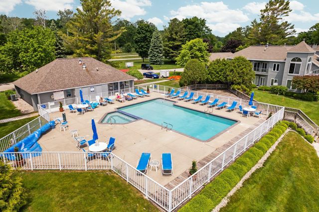 752 N Waypoint Circle, Suttons Bay, MI 49682