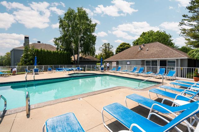 752 N Waypoint Circle, Suttons Bay, MI 49682