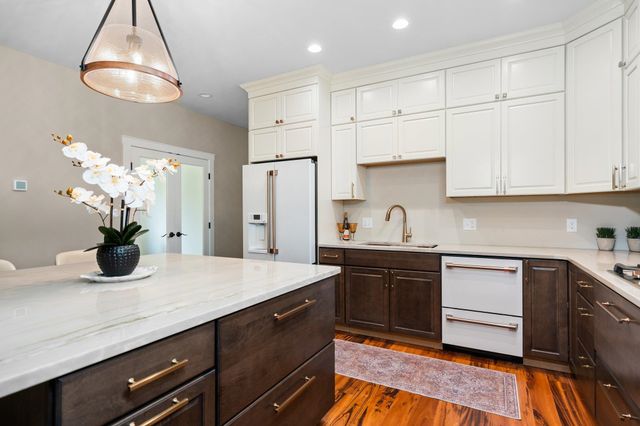 752 N Waypoint Circle, Suttons Bay, MI 49682