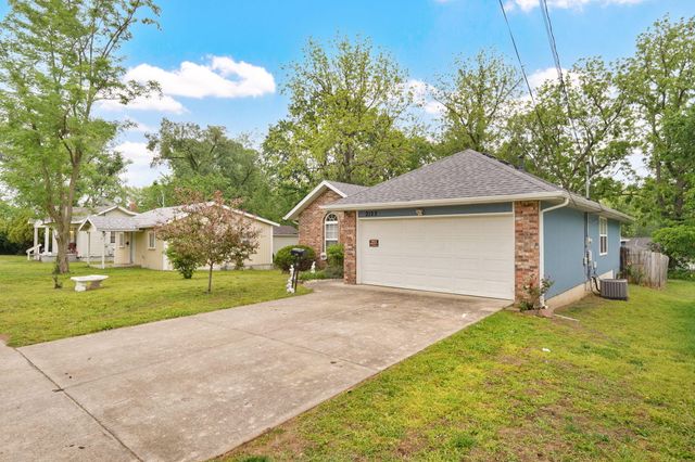 2122 N Nettleton Avenue, Springfield, MO 65803
