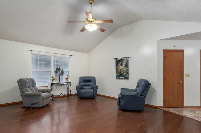 2122 N Nettleton Avenue, Springfield, MO 65803