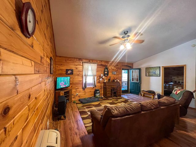 228 Brightonwood Drive, Isabella, MO 65676