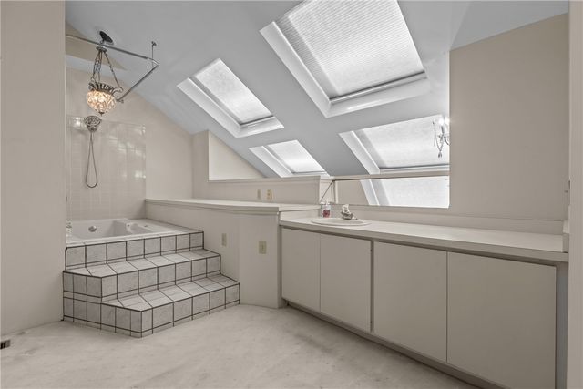 2811 Leona Ln, Robinson Twp, PA 15108