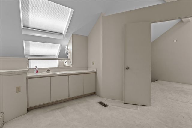 2811 Leona Ln, Robinson Twp, PA 15108