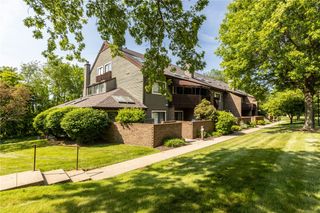 2811 Leona Ln, Robinson Twp, PA 15108