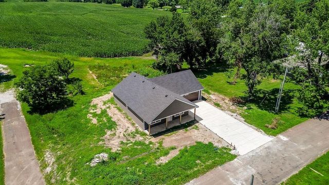 301 N Pennsylvania Street, East Lynne, MO 64743