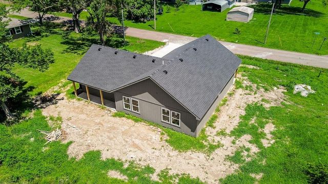 301 N Pennsylvania Street, East Lynne, MO 64743