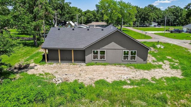 301 N Pennsylvania Street, East Lynne, MO 64743