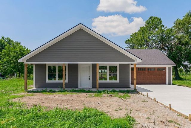 301 N Pennsylvania Street, East Lynne, MO 64743