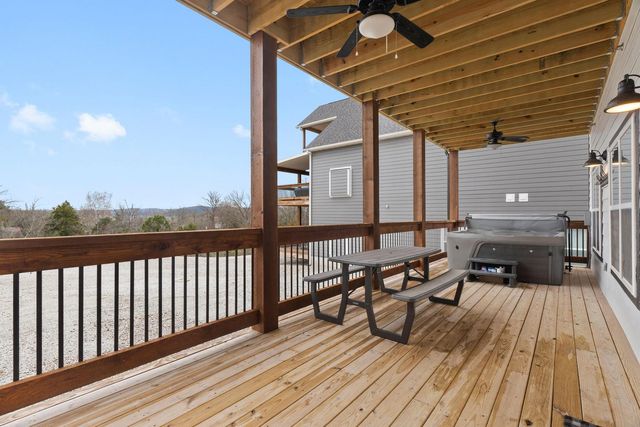 149 Branson Cove Court, Hollister, MO 65672