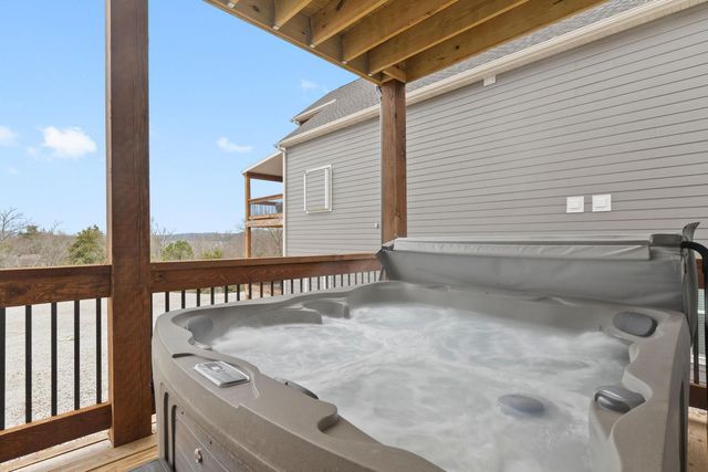 149 Branson Cove Court, Hollister, MO 65672