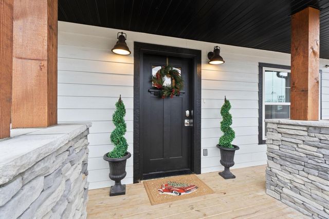 149 Branson Cove Court, Hollister, MO 65672