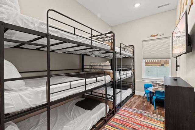 149 Branson Cove Court, Hollister, MO 65672