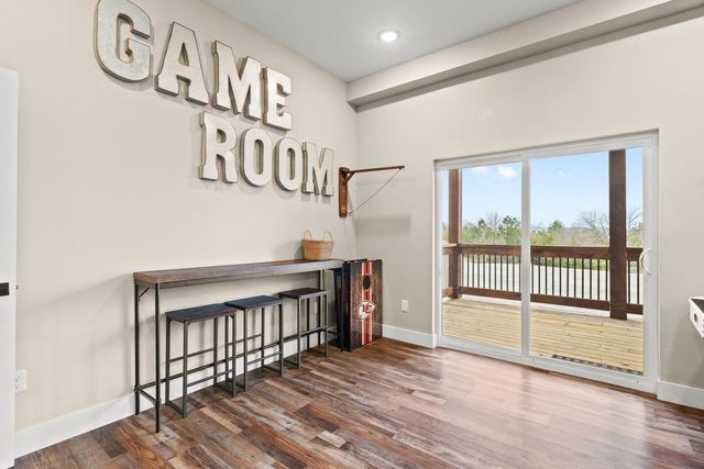 149 Branson Cove Court, Hollister, MO 65672