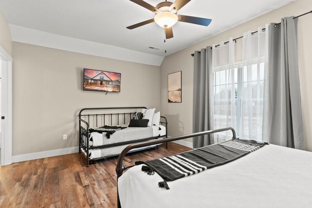 149 Branson Cove Court, Hollister, MO 65672