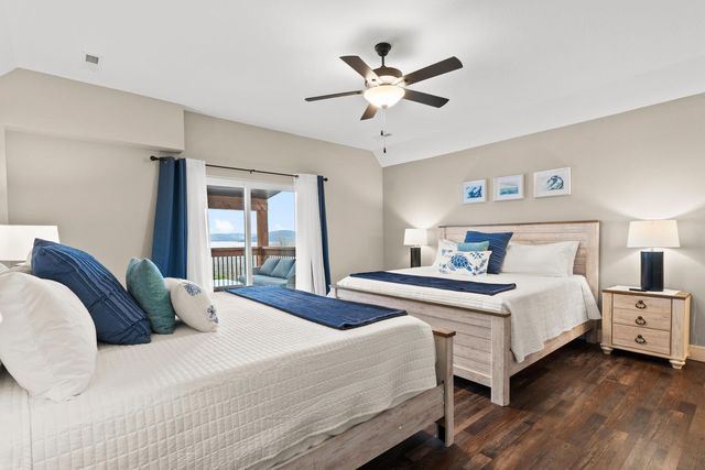 149 Branson Cove Court, Hollister, MO 65672