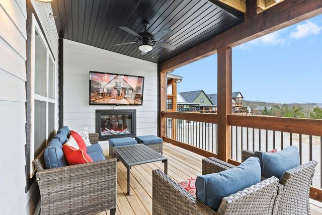 149 Branson Cove Court, Hollister, MO 65672