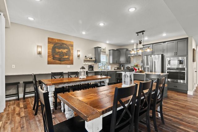 149 Branson Cove Court, Hollister, MO 65672