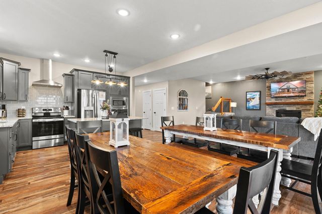 149 Branson Cove Court, Hollister, MO 65672