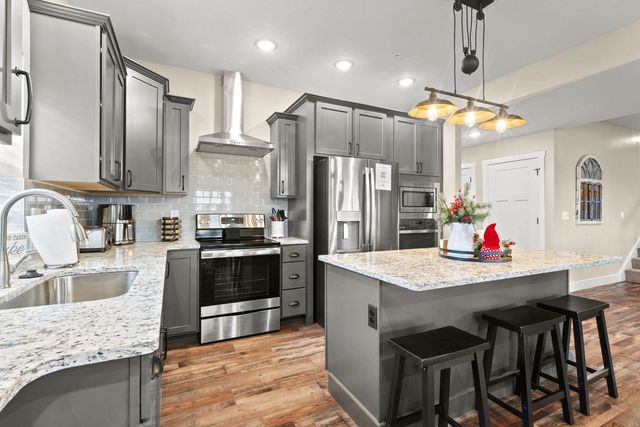 149 Branson Cove Court, Hollister, MO 65672