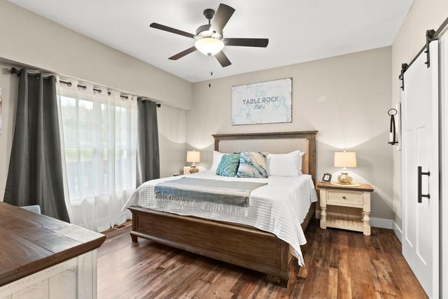 149 Branson Cove Court, Hollister, MO 65672