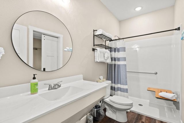 149 Branson Cove Court, Hollister, MO 65672