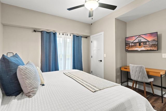 149 Branson Cove Court, Hollister, MO 65672