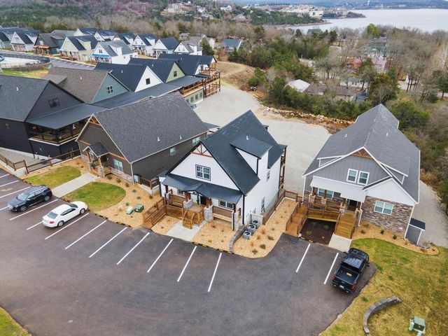 149 Branson Cove Court, Hollister, MO 65672