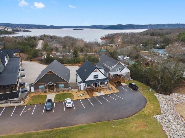 149 Branson Cove Court, Hollister, MO 65672