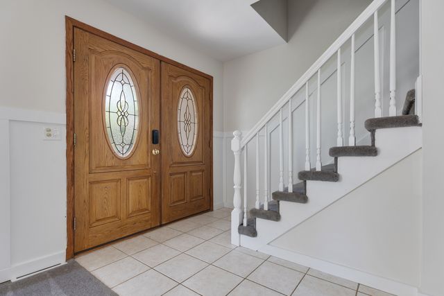 616 Blue Spruce Lane, Mundelein, IL 60060