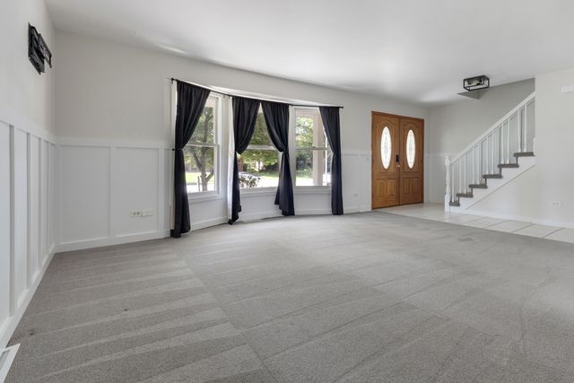 616 Blue Spruce Lane, Mundelein, IL 60060