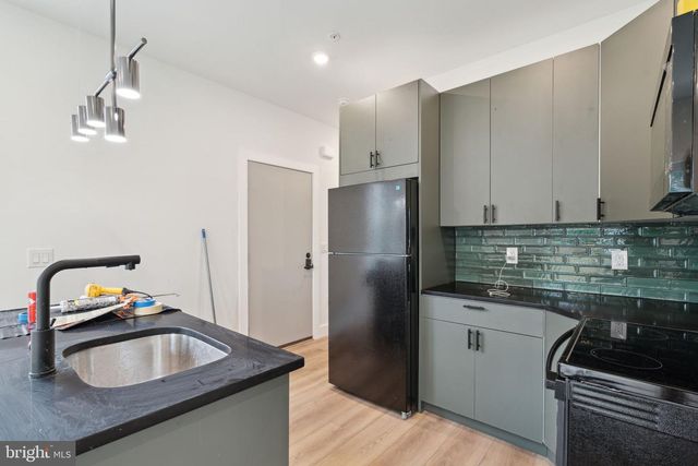 156 W CUMBERLAND ST, Philadelphia, PA 19133