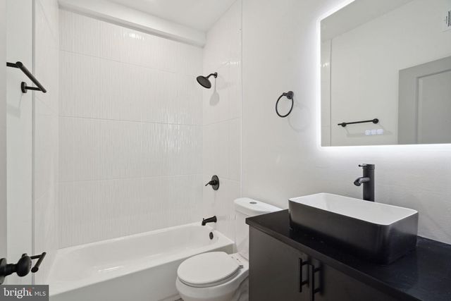 156 W CUMBERLAND ST, Philadelphia, PA 19133