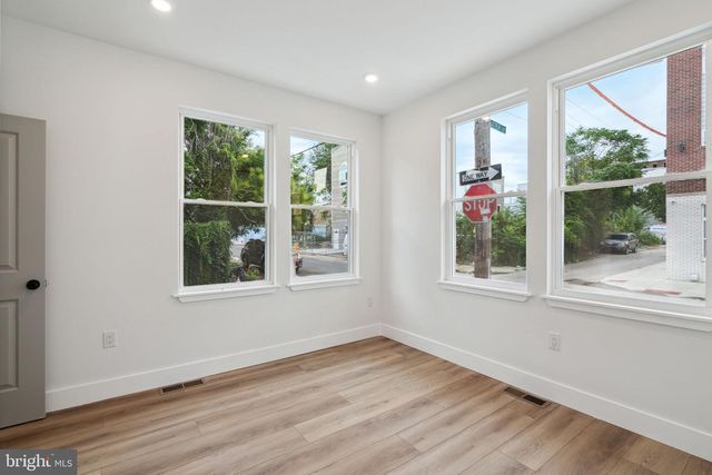156 W CUMBERLAND ST, Philadelphia, PA 19133