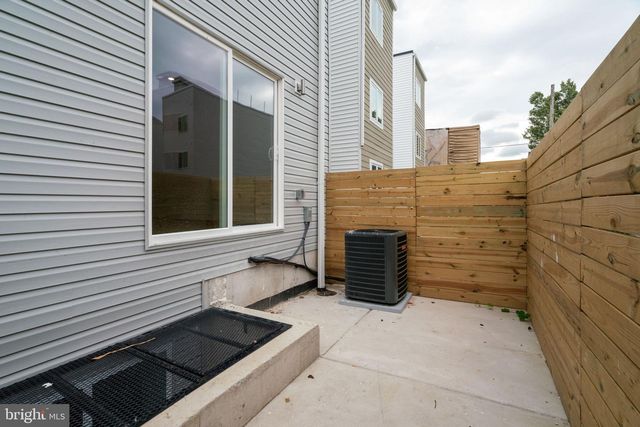 156 W CUMBERLAND ST, Philadelphia, PA 19133