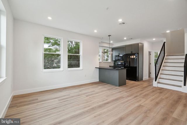 156 W CUMBERLAND ST, Philadelphia, PA 19133