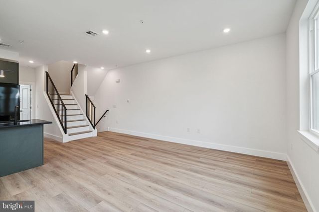 156 W CUMBERLAND ST, Philadelphia, PA 19133