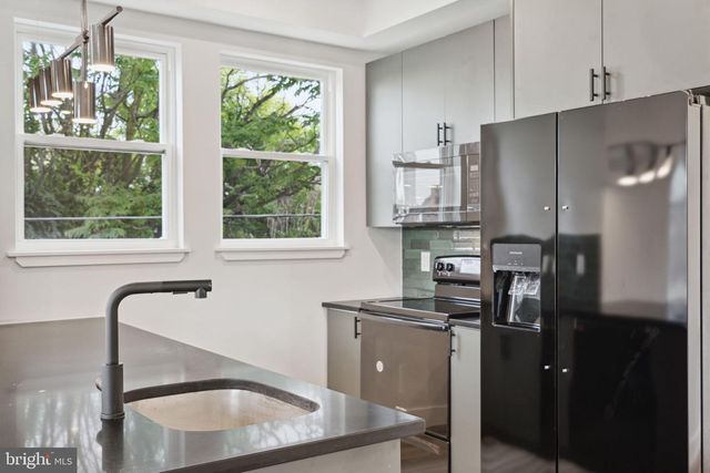 156 W CUMBERLAND ST, Philadelphia, PA 19133