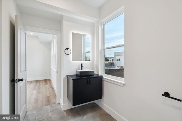 156 W CUMBERLAND ST, Philadelphia, PA 19133