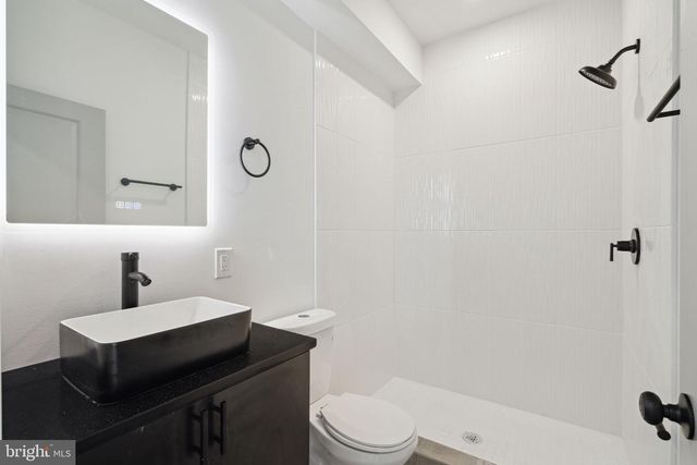 156 W CUMBERLAND ST, Philadelphia, PA 19133