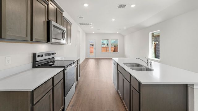 647 Sky Muse Drive, Lavon, TX 75166