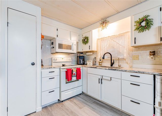 39437 ELGIN DRIVE, Zephyrhills, FL 33542