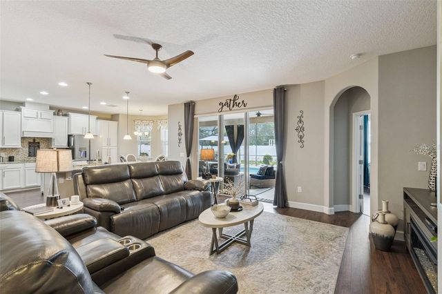 4042 CHANDLER ESTATES DRIVE, Apopka, FL 32712