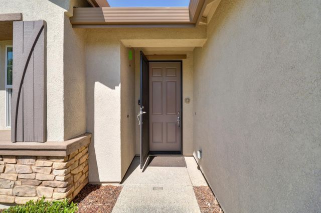 9895 Sheffield Way, Elk Grove, CA 95757