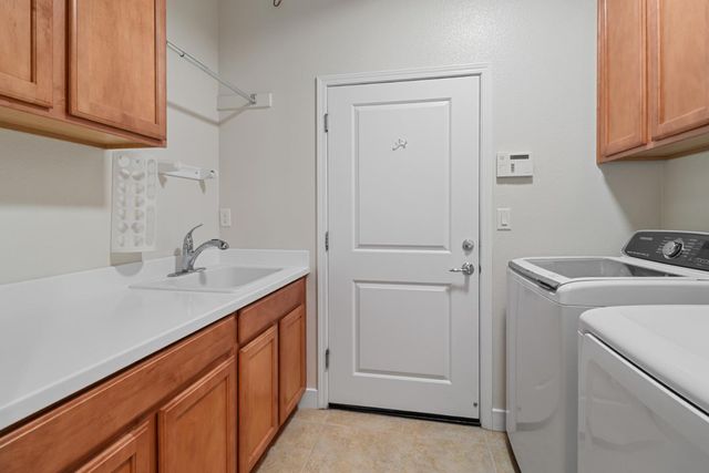 9895 Sheffield Way, Elk Grove, CA 95757